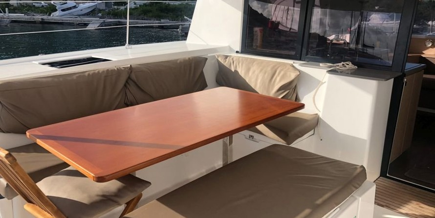 Fountaine Pajot Helia 44