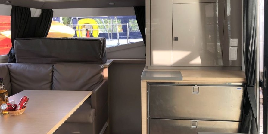 Fountaine Pajot Helia 44