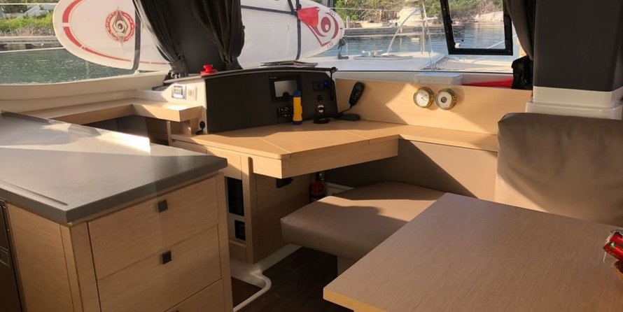 Fountaine Pajot Helia 44
