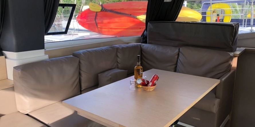 Fountaine Pajot Helia 44