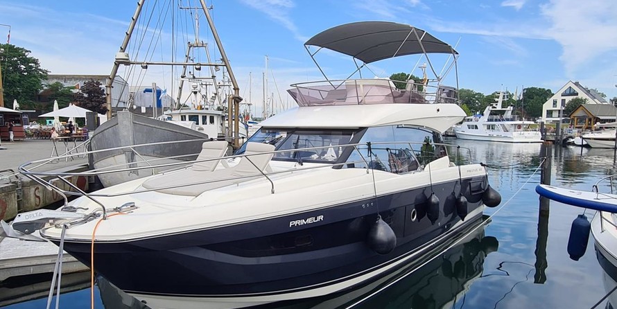 Prestige 420 Fly