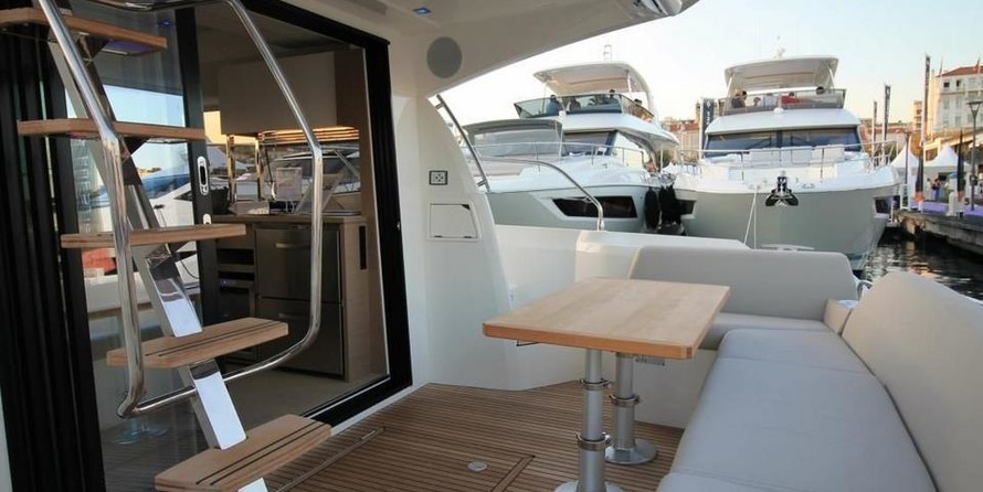 Prestige 420 Fly