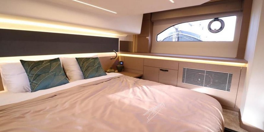 Prestige 420 Fly