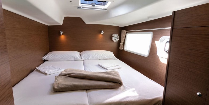 Lagoon 380