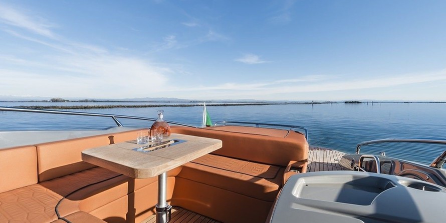 Cranchi Endurance 30