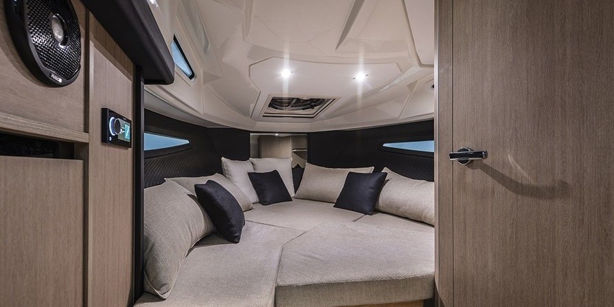 Cranchi Endurance 30