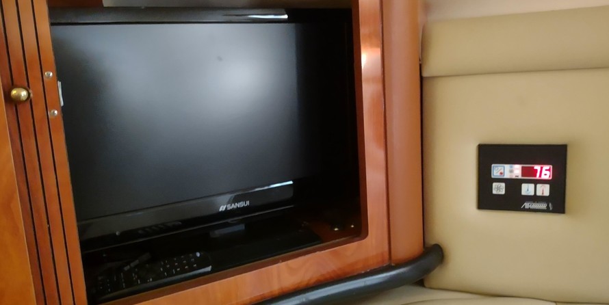 Rinker Fiesta Vee 310