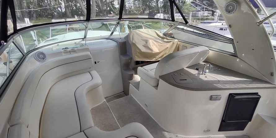 Rinker Fiesta Vee 310