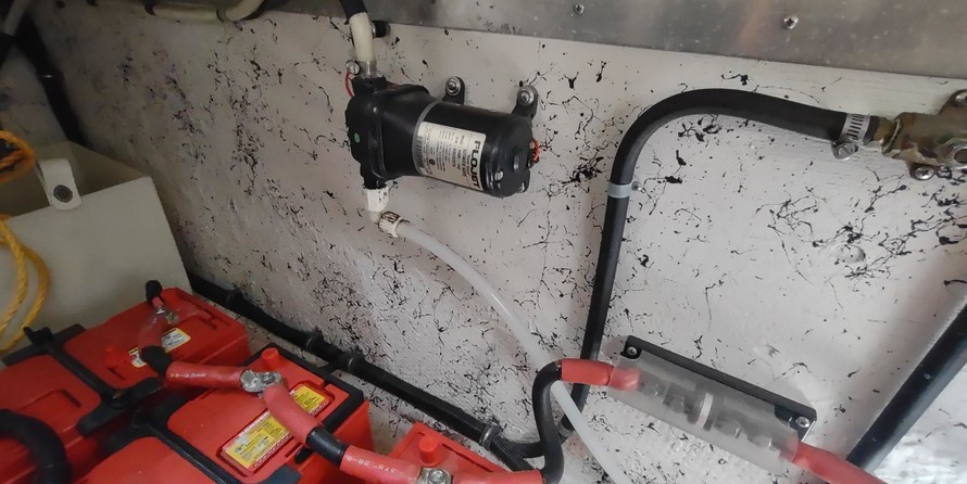 Rinker Fiesta Vee 310