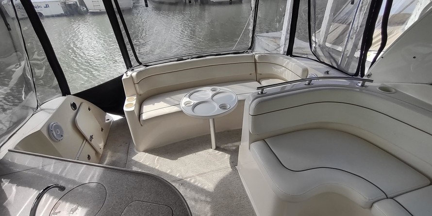 Rinker Fiesta Vee 310