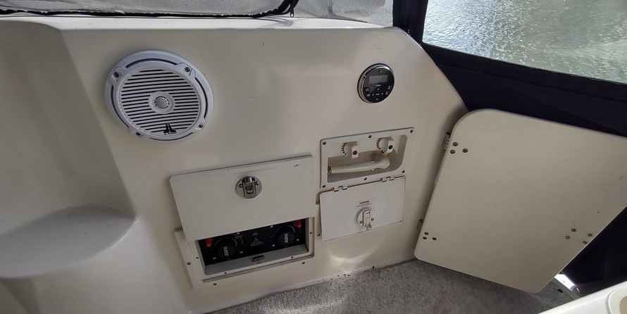 Rinker Fiesta Vee 310