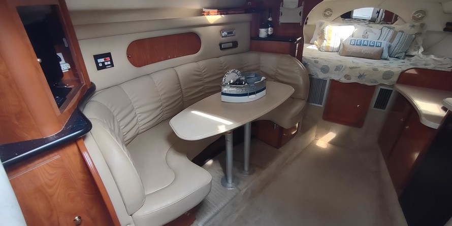 Rinker Fiesta Vee 310