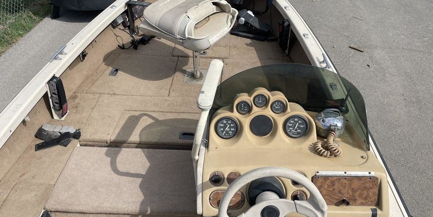 Crestliner 1650 Fish Hawk