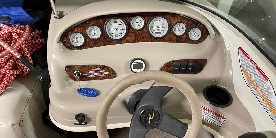 Sea ray 260 bow rider select