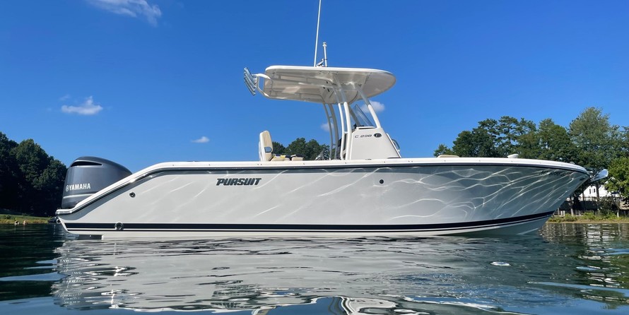 Pursuit 2870 center console