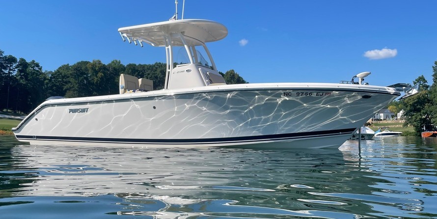 Pursuit 2870 center console