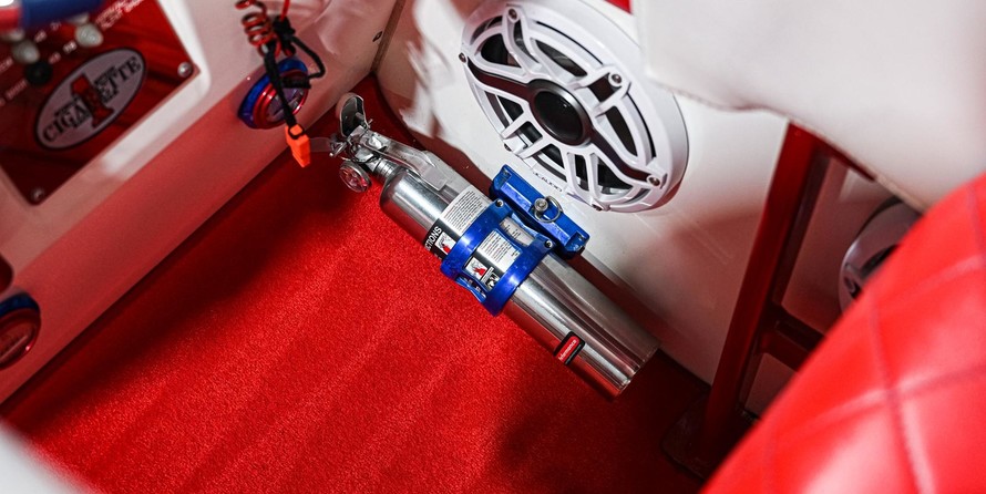 Cigarette 38 Top Gun