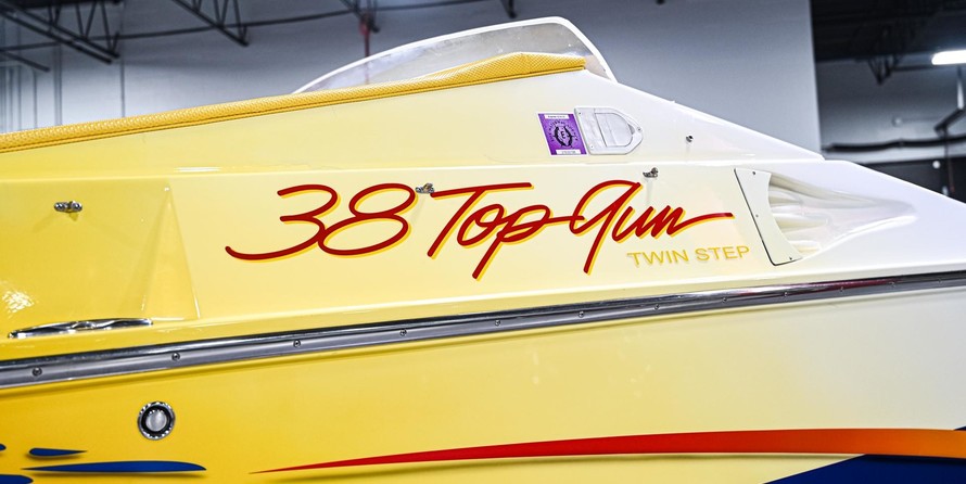 Cigarette 38 Top Gun