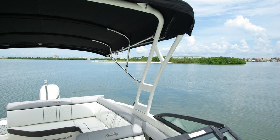 Sea ray 260 bow rider select