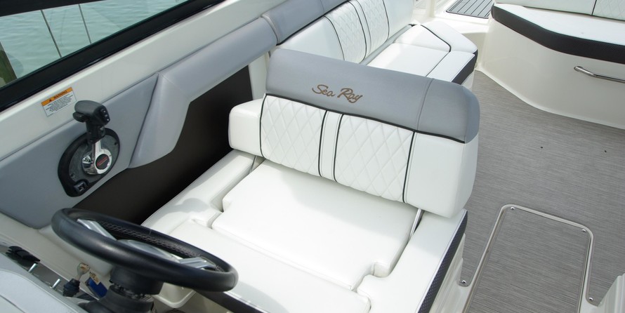 Sea ray 260 bow rider select