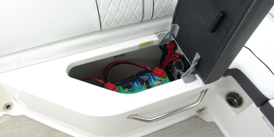 Sea ray 260 bow rider select