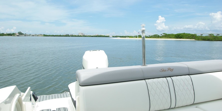 Sea ray 260 bow rider select