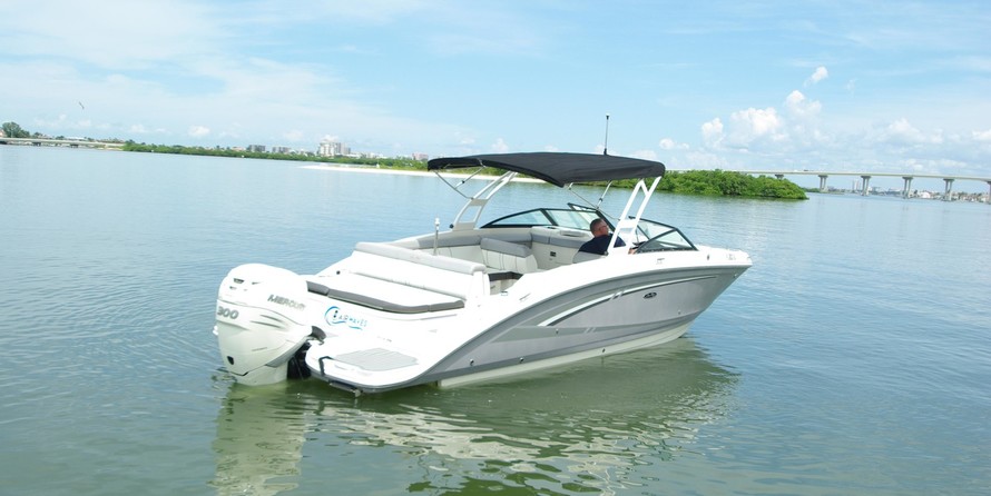 Sea ray 260 bow rider select