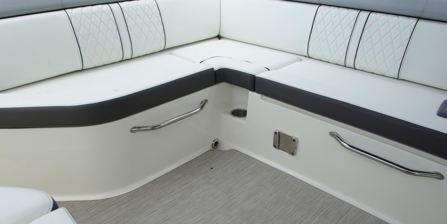 Sea ray 260 bow rider select