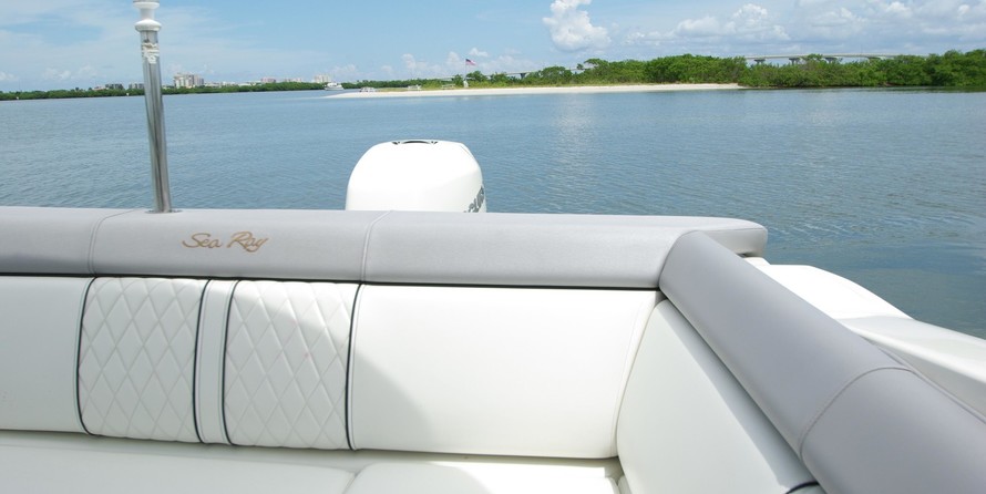 Sea ray 260 bow rider select