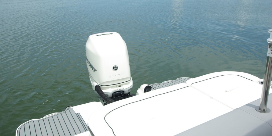 Sea ray 260 bow rider select