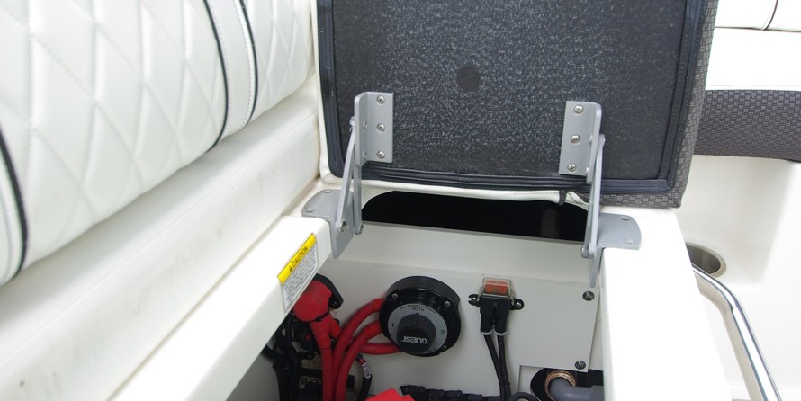 Sea ray 260 bow rider select