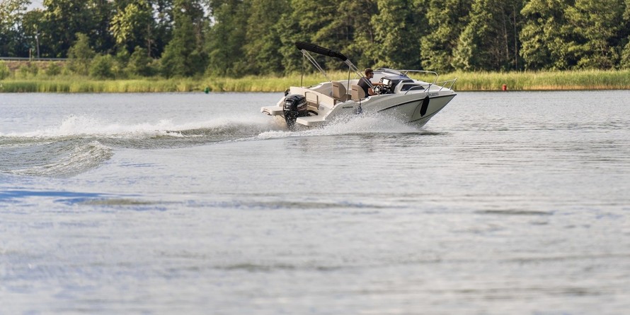 Quicksilver Activ 555 Open