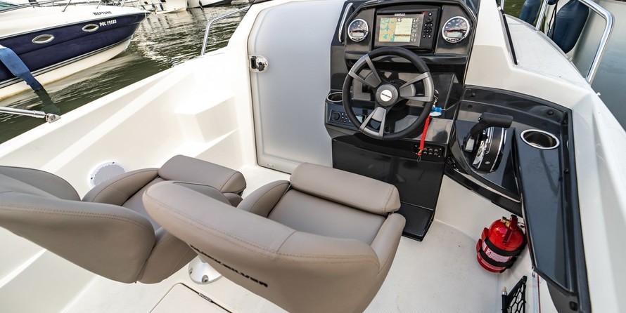 Quicksilver Activ 555 Open