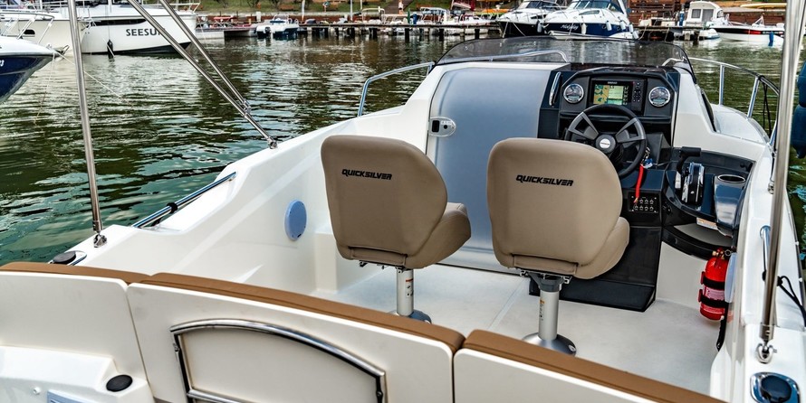 Quicksilver Activ 555 Open