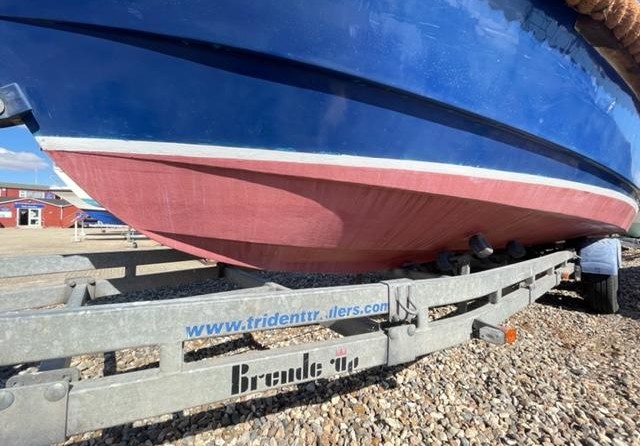 Hardy Marine 24 Fishing