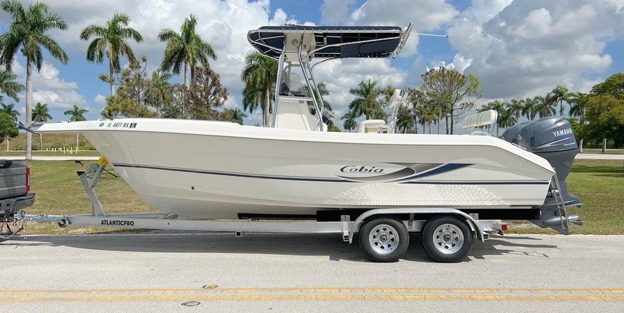 Cobia 217 center console