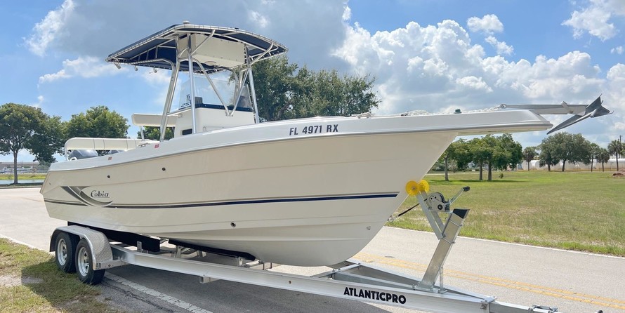 Cobia 217 center console