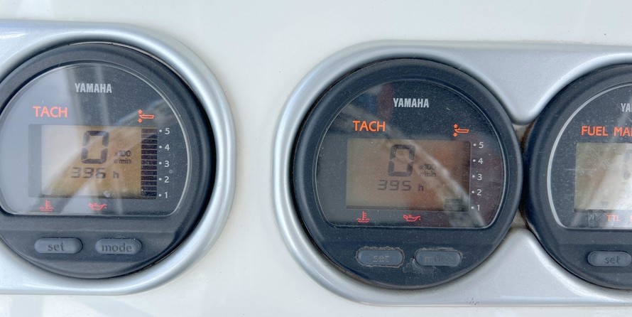 Cobia 217 center console