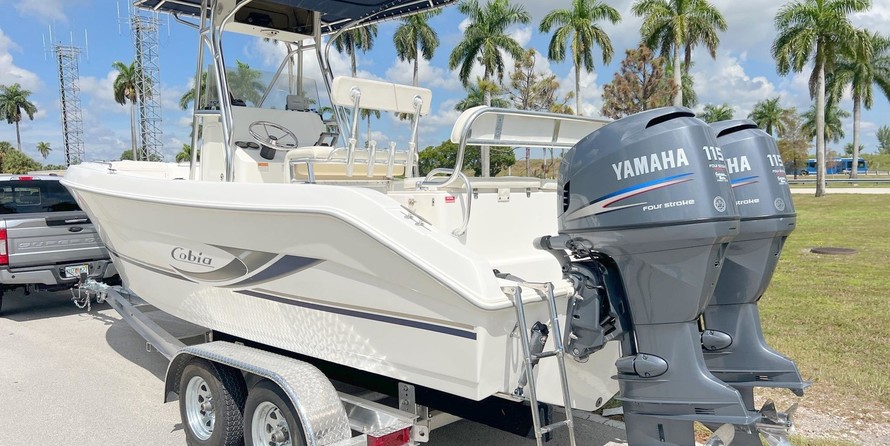 Cobia 217 center console