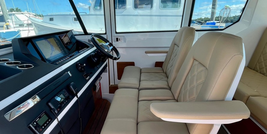 Axopar 28 Cabin