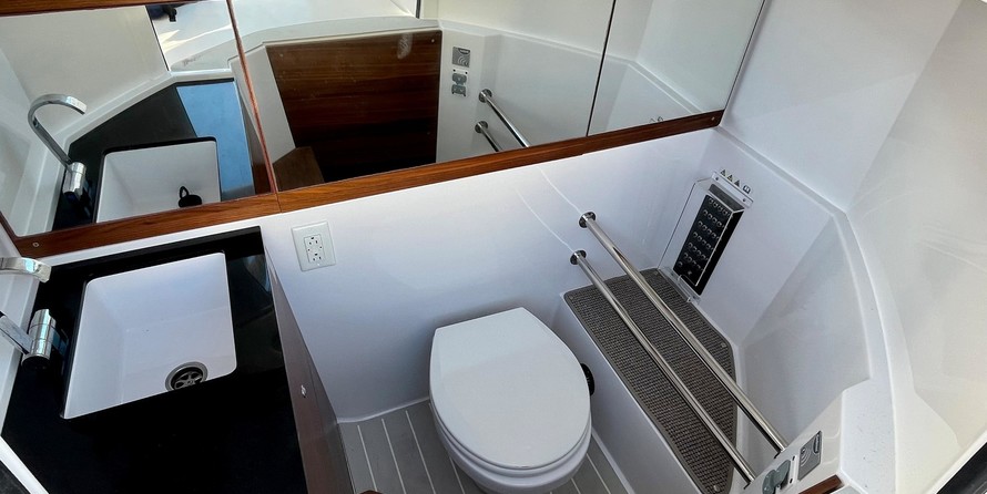 Axopar 28 Cabin