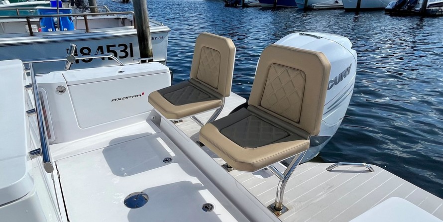 Axopar 28 Cabin