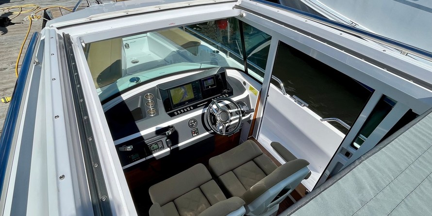 Axopar 28 Cabin