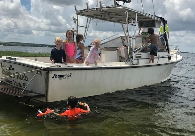 Shamrock 260 le cuddy cabin