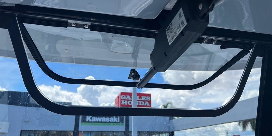 Sea Ray hunt ultra 211