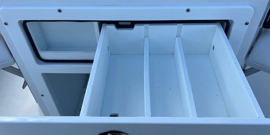 Sea Ray hunt ultra 211