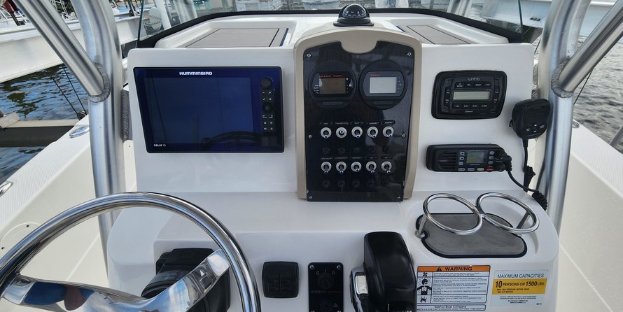 Sea Fox 246 Commander