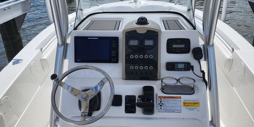 Sea Fox 246 Commander