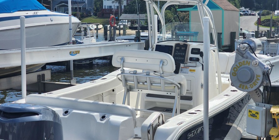 Sea Fox 246 Commander