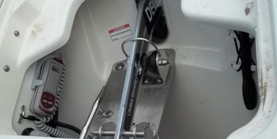 Boston Whaler 230 Vantage